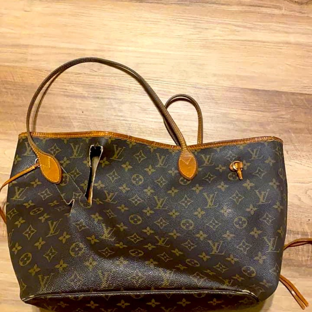 Louis Vuitton Neverfull MM - Damaged